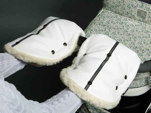 Муфта на коляску белая экокожа U.D.LINDEN «WHITE MERINO DOUBLE»